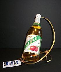 Wine holder in brass